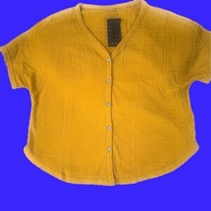 NWT button down waffle knit V-neck top!